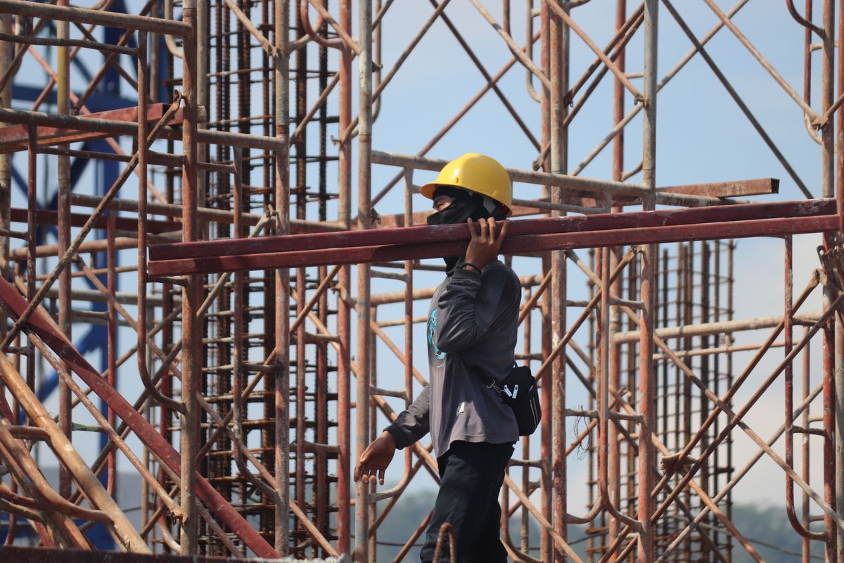 Flexible, trained general labor supporting every trade on site.